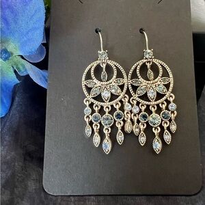 Silvertone‎ blue Sky Crystal Rhinestones dangle teardrop earrings